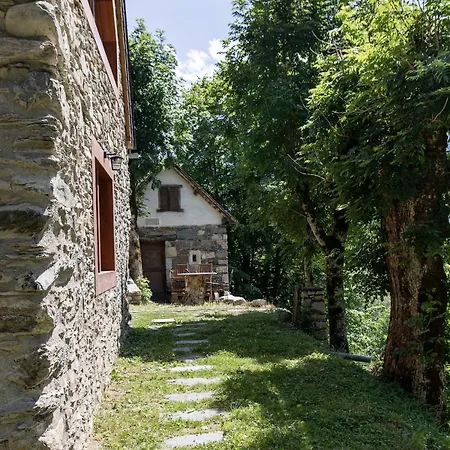Casa de Férias Authentique Grange Renovee 1100 M Altitude